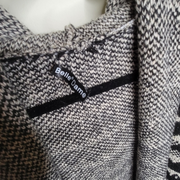 Belle Dame Cape - Picture 5 of 5